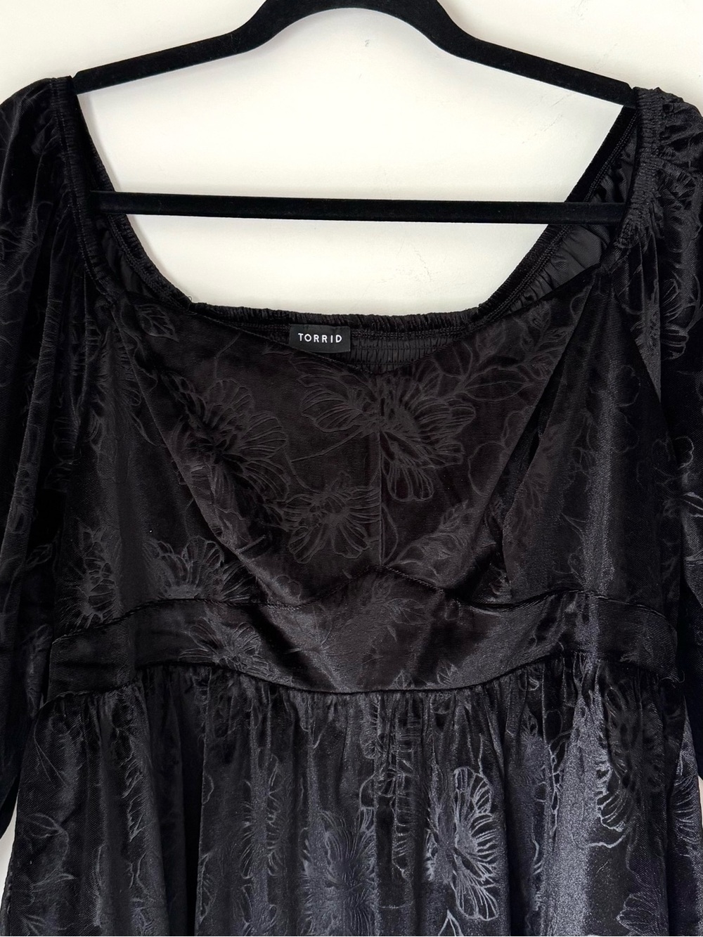 Torrid Black Velvet Corset Peplum Blouse Top Floral Embossed Size 1X - Picture 3 of 13